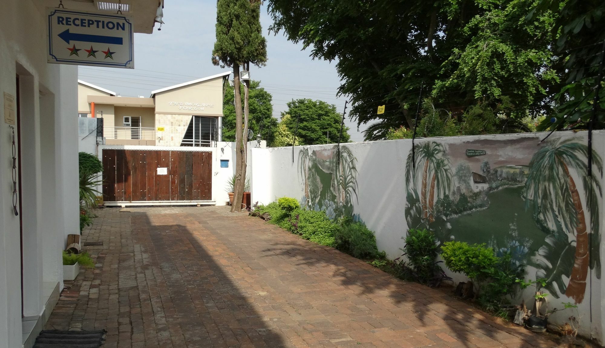 Sleepers Villa Guesthouse Polokwane Exterior photo